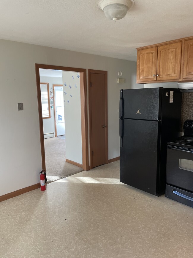 Kitchen - 3 - 746 Alden St