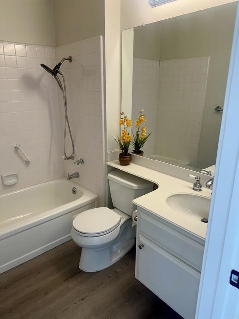 Building Photo - 245 Fairlee Ln