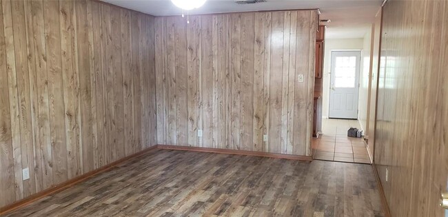 Building Photo - 116 Woodland Cir