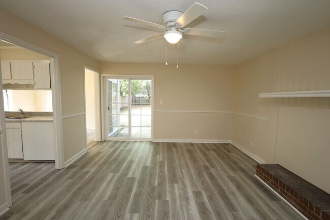 Foto del edificio - 2820 Kirkwood Cir