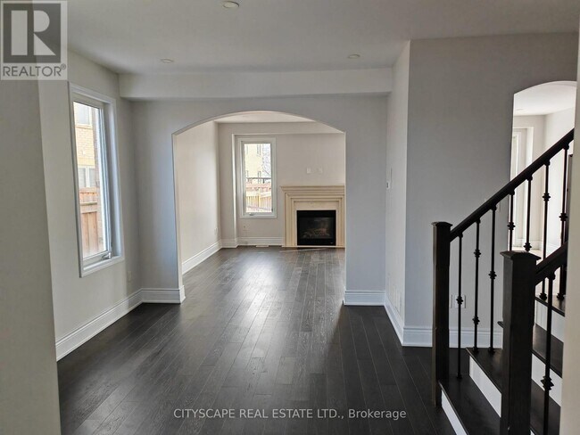 Building Photo - 228 Slingsby Landing