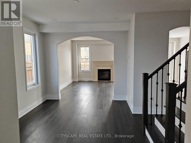 Photo du bâtiment - 228 Slingsby Landing