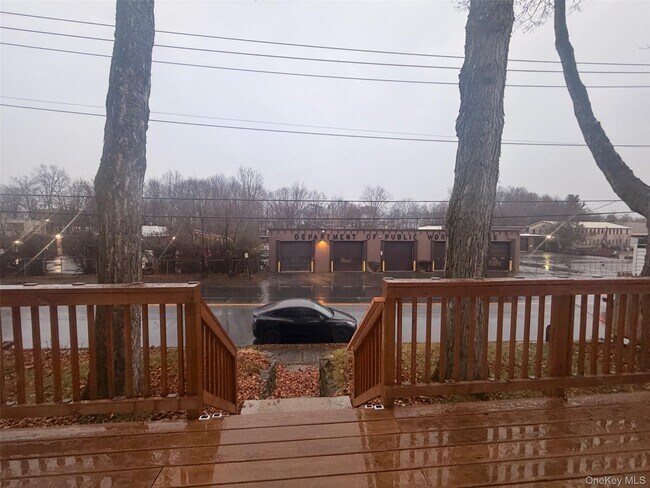 Foto del edificio - 79 Monhagen Ave