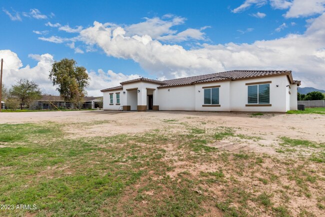 Foto del edificio - 3141 W Baseline Rd