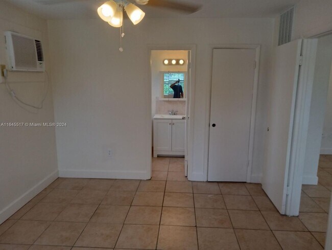 Foto del edificio - 12905 Arch Creek Rd