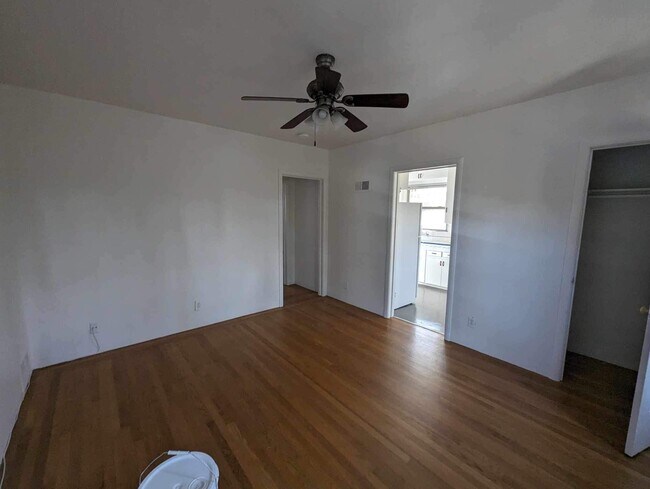 Foto del edificio - 3143 Freeport Blvd