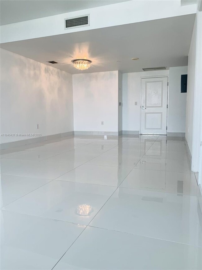 Building Photo - 1250 S Miami Ave