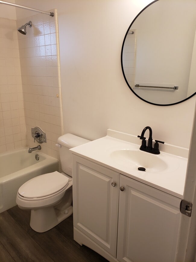 Building Photo - 1349 E 4065 S
