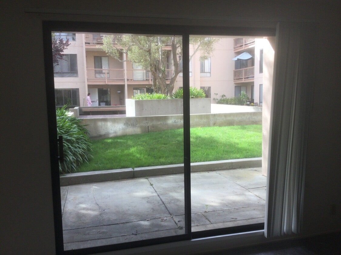 4 Commodore Dr Unit 229, Emeryville, CA 94608 Apartments in Emeryville, CA