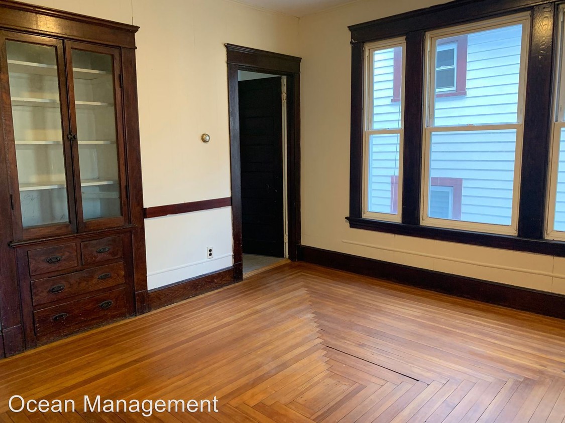 Foto principal - 3 br, 1 bath Apartment - 437 Dixwell Avenue