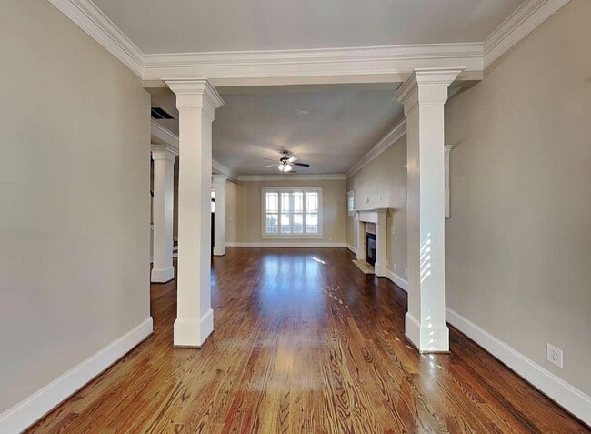 Foto del edificio - 2350 Bouldercliff Way SE