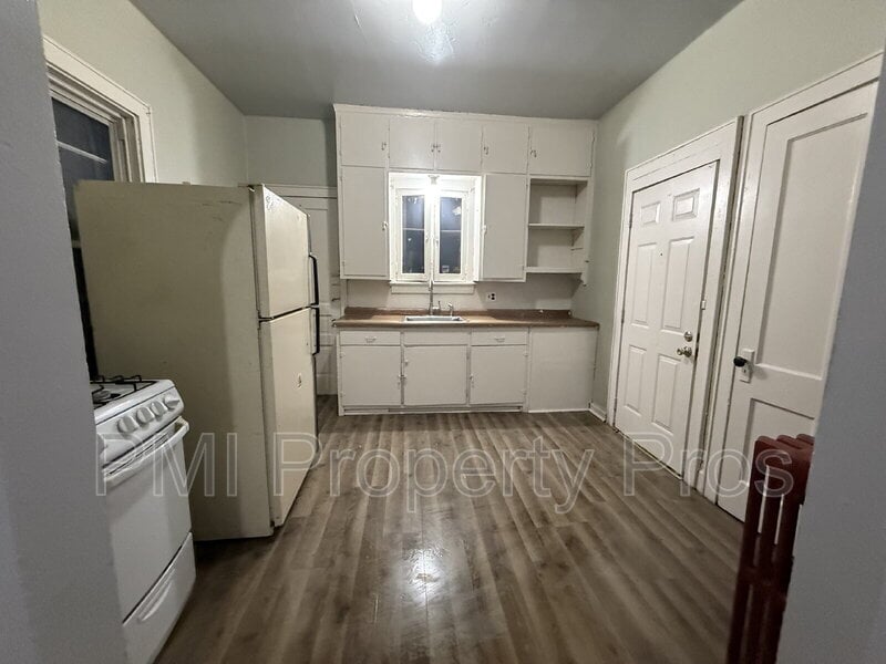 Building Photo - 912 S 21st St