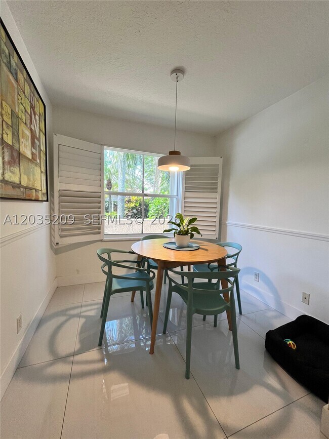 Foto del edificio - 2051 Borealis Way