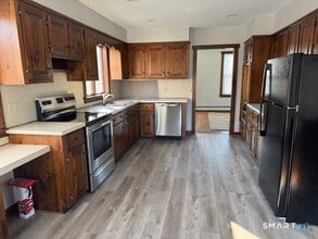 Building Photo - 18 Cleveland St