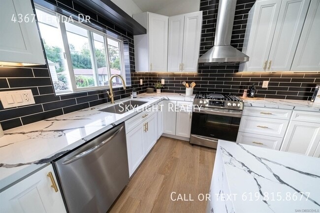 Building Photo - 4367 Lerida Dr