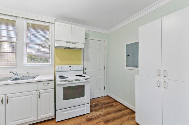 Building Photo - 64TH AVENUE DUPLEX (LMY-002-B)