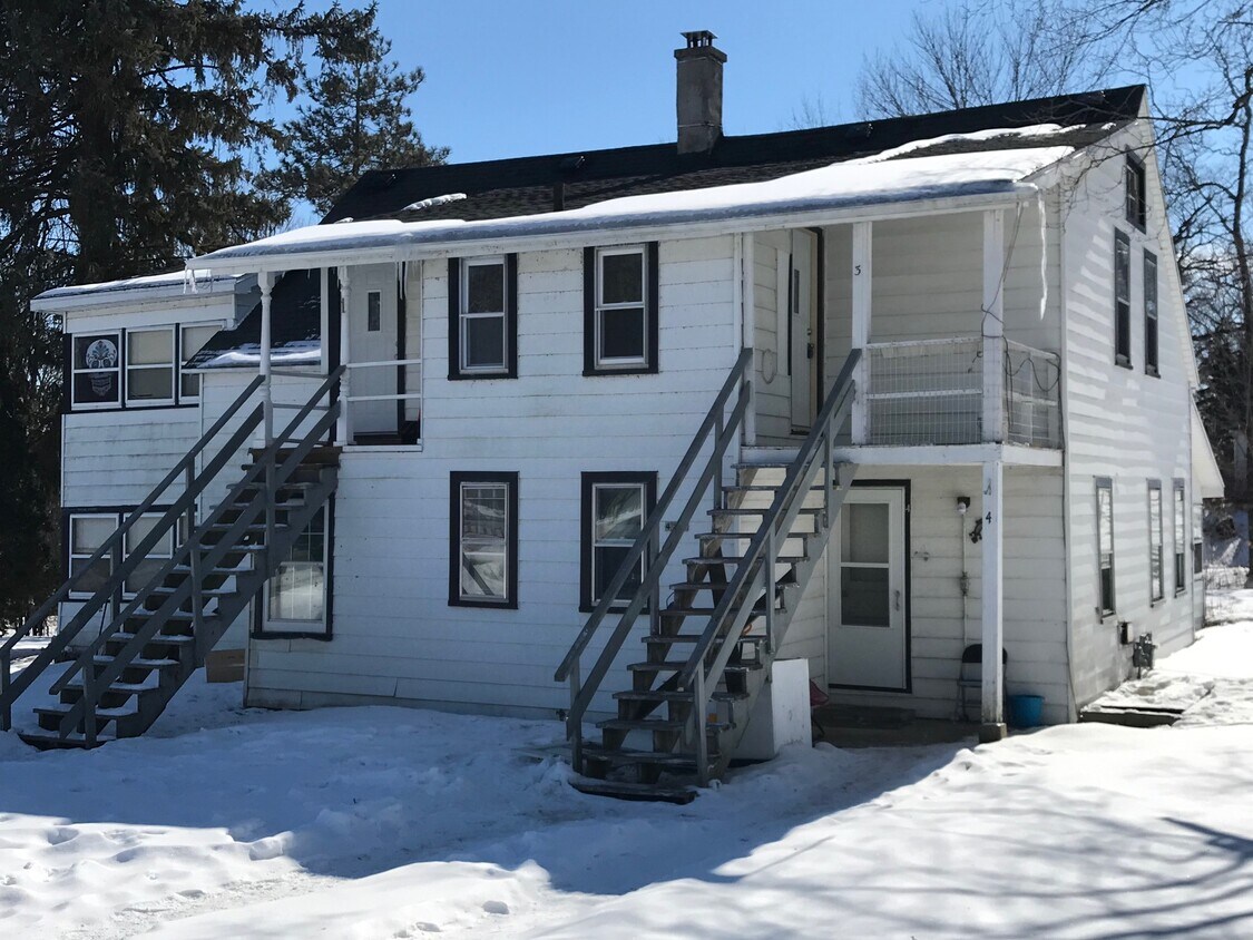 4785 Merten Dr Unit 1, Hartford, WI 53027 Room for Rent in Hartford