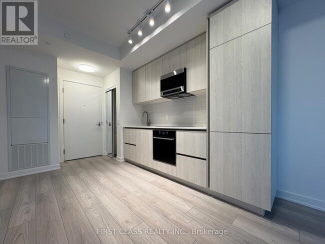 Photo du bâtiment - 110 Broadway Ave