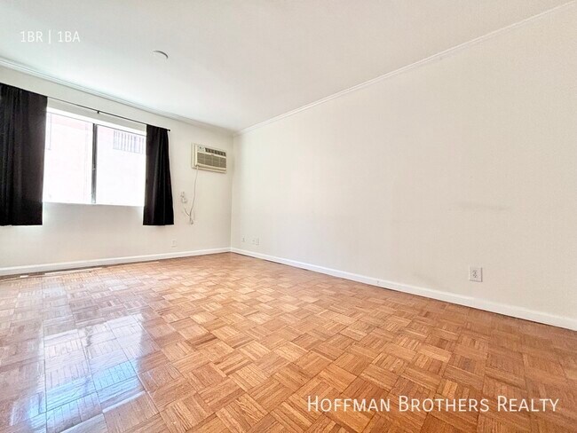 Building Photo - 1816 N Gramercy Pl