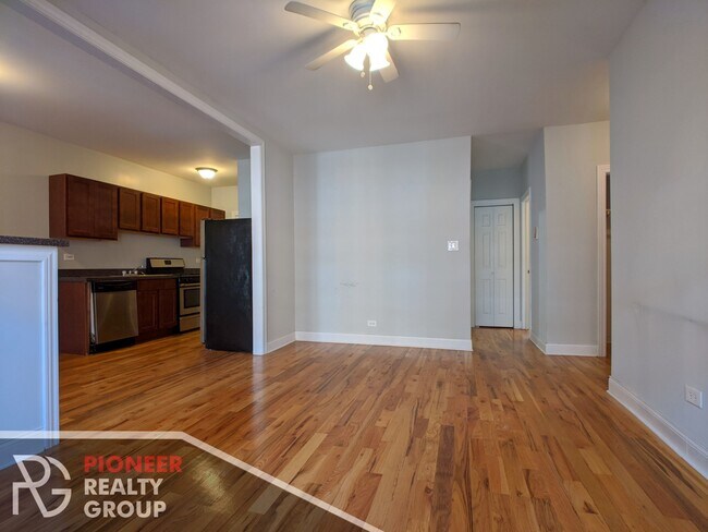 Foto del edificio - 630 W Cornelia Ave
