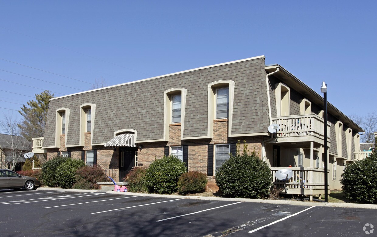 8114 Elderberry Dr, Knoxville, TN 37919 Apartments in Knoxville, TN