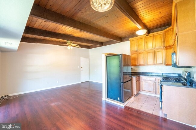 Building Photo - 4953 Americana Dr