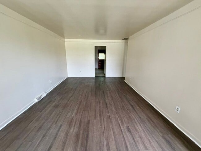 Building Photo - 212 Arcola St