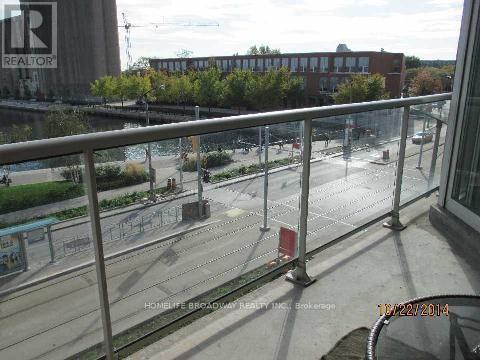 Photo du bâtiment - 550 Queens Quay W