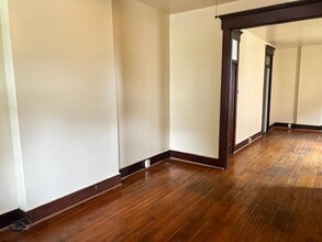 Building Photo - 116 S 14th St
