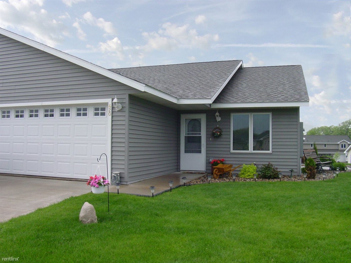 Primary Photo - 2 br, 1 bath Townhome - 412 Sarah Cir 411