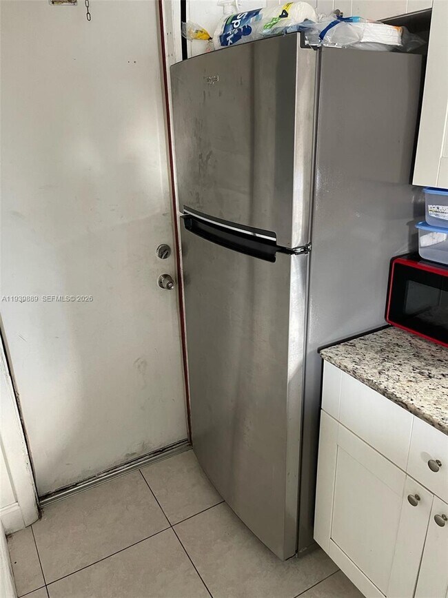 Foto del edificio - 7941 SW 10th St