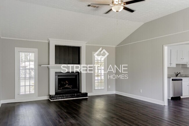 Building Photo - NOW OFFERING $250 OFF FIRST FULL MONTH IF ...