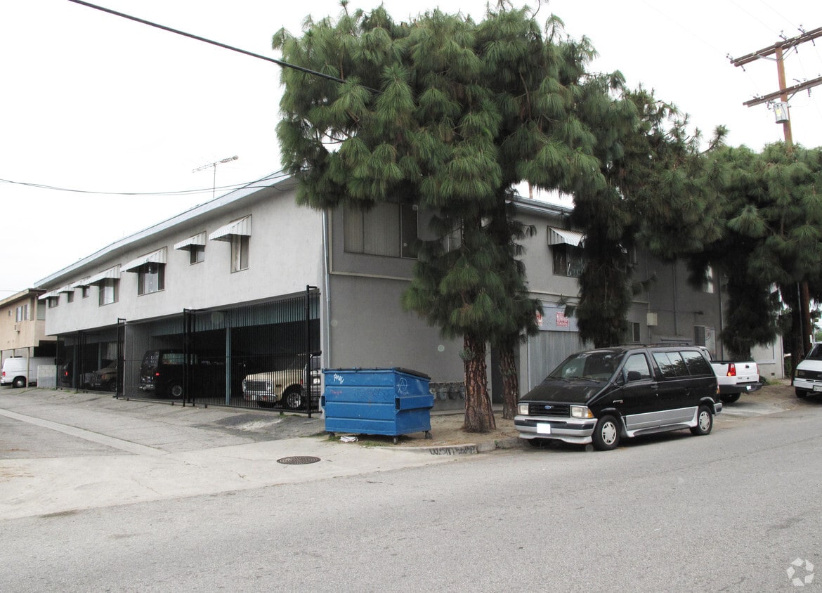 Building Photo - 13100 Victory Blvd