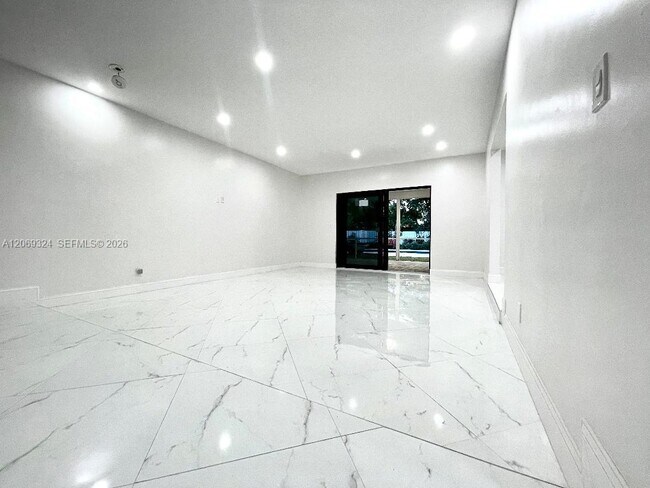 Foto del edificio - 4910 Jefferson St