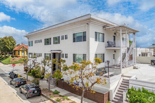 1133-1137 Calle 27 San Diego, CA 92102-7015 - Estudios de Stanson