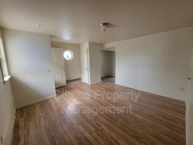 Foto del edificio - 183 Zerby Ave