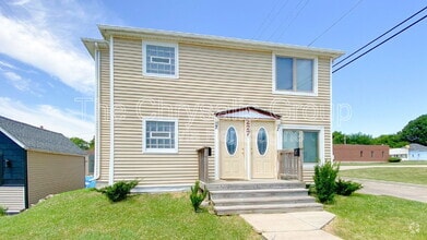 Building Photo - 227 Creve Coeur St