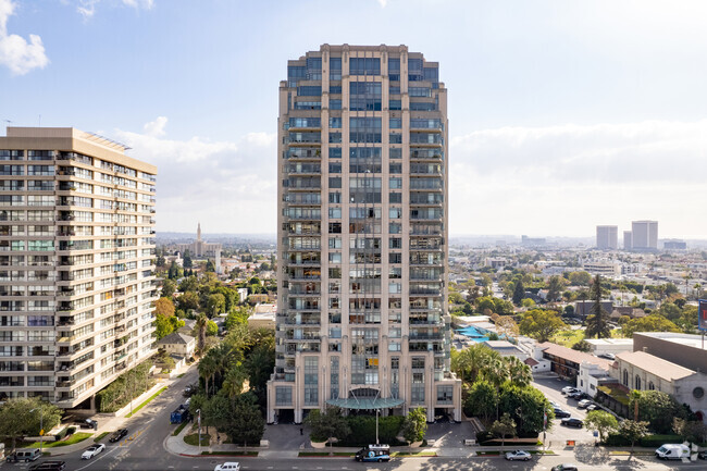 10808 Wilshire Blvd - The Californian