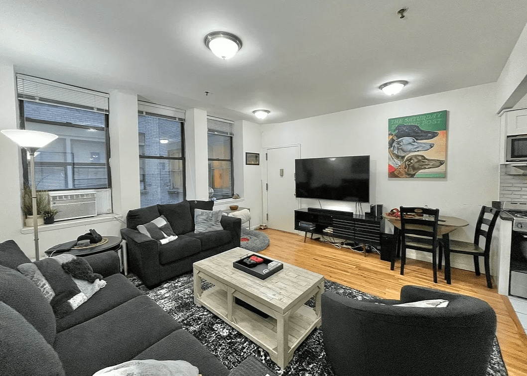Primary Photo - 114 E 28th St