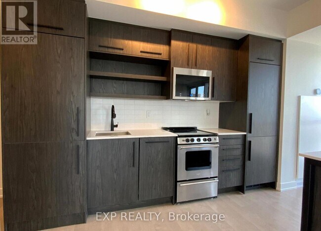Building Photo - 560 Rideau St
