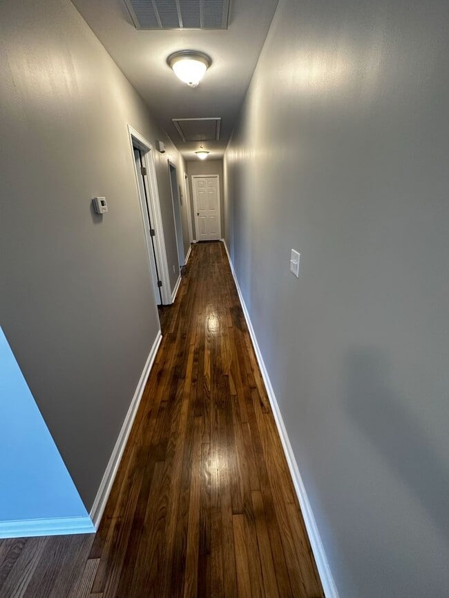 Foto del edificio - Beautifully Remodeled 2 Bedroom / 1 Bath D...