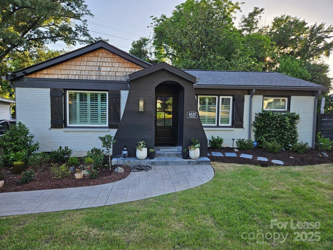 Foto principal - 4820 Gilmore Dr