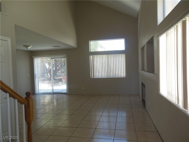 Foto del edificio - 8284 W Rochelle Ave