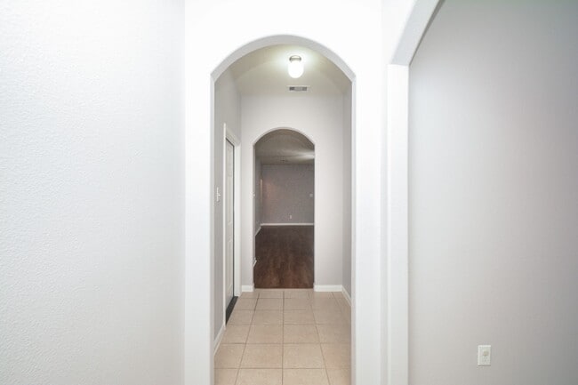 Foto del edificio - 30915 W Lost Creek Blvd