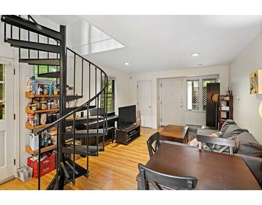 Foto del edificio - 127 Lakeview Ave