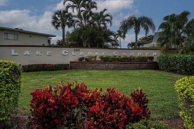 Building Photo - 2991 Garden Dr N