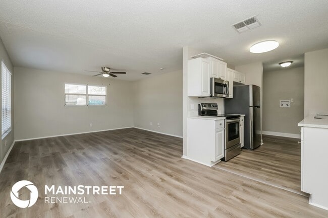 Building Photo - 425 S Disston Ave