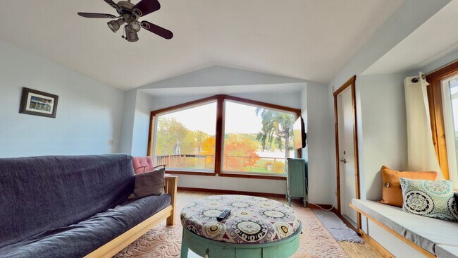 Foto del edificio - Lakefront Loft at Summit Lake with Air Conditioning