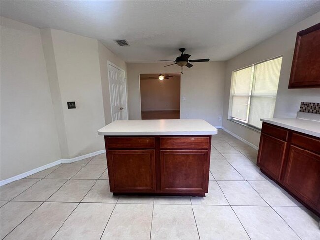 Building Photo - 1209 SW Idol Ave