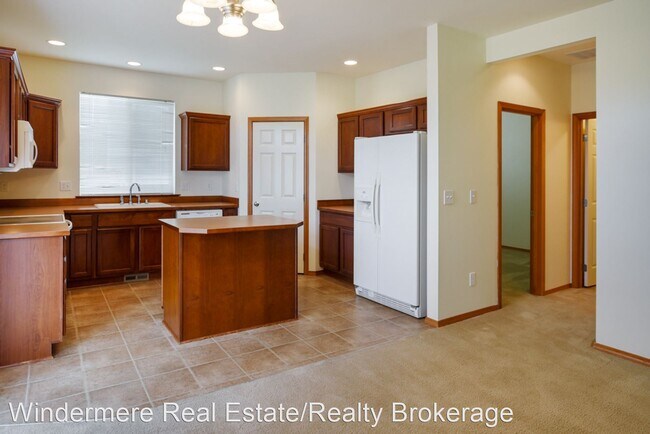 Building Photo - 4 br, 2.5 bath House - 8519 16th St NE